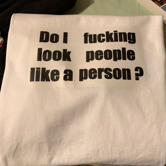 🧸❤️🔥Hanes tshirt do I look like a fing people person - Picture 1 of 1